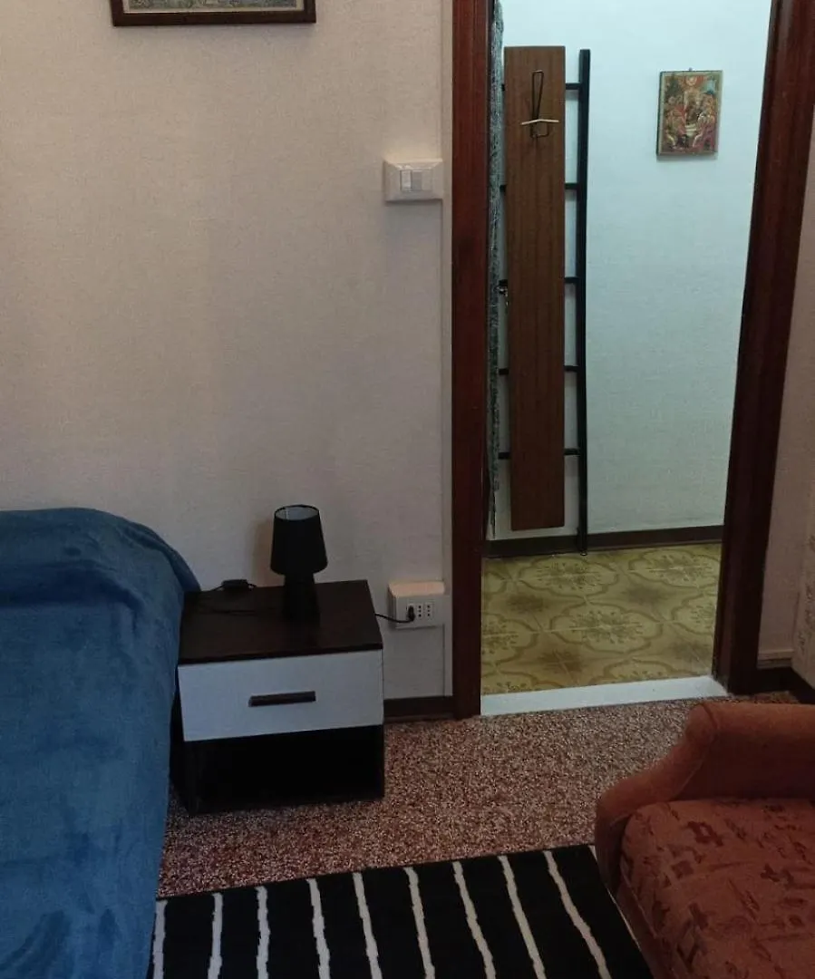 Del Borgo Rooms - Check-In H24 Bologna Italy